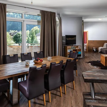 Apparthaus & Hofer ツェル・アム・ツィラー