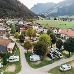 Apparthaus & Hofer *